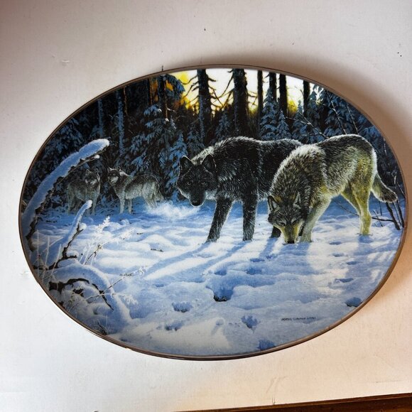 "DECEMBER WATCH BY PERIS CLAYTONWEIRS, DECORATIVE PLATE # 3918 A - Picture 1 of 5